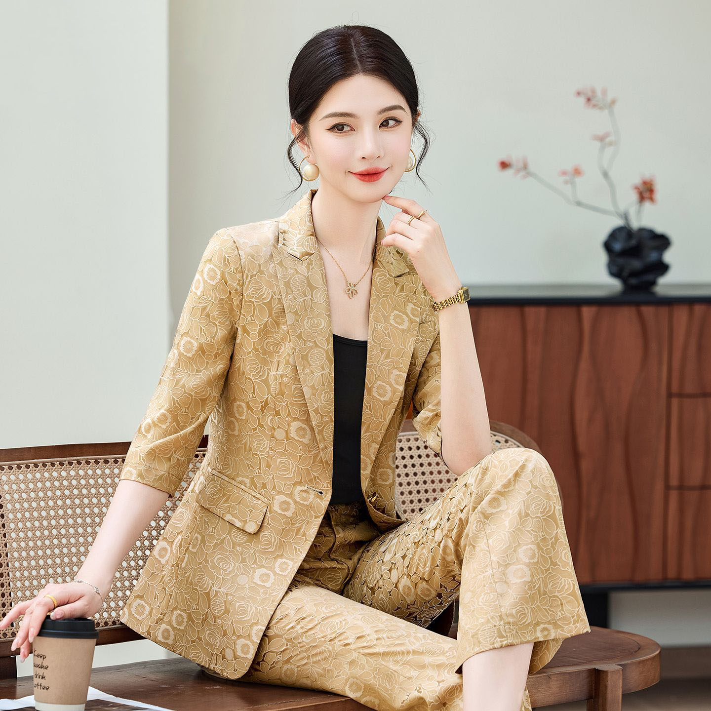 Women Formal Wear With Blazer - بدلة نسائية أنيقة نصف كم بلون