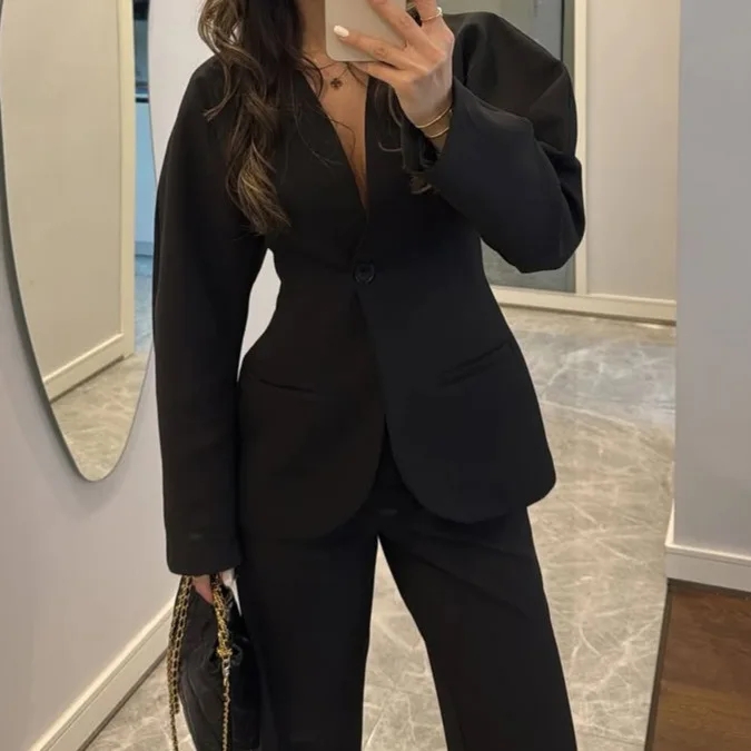Women Formal Wear Black - بدلة نسائية جديدة لعام 2025 باللون