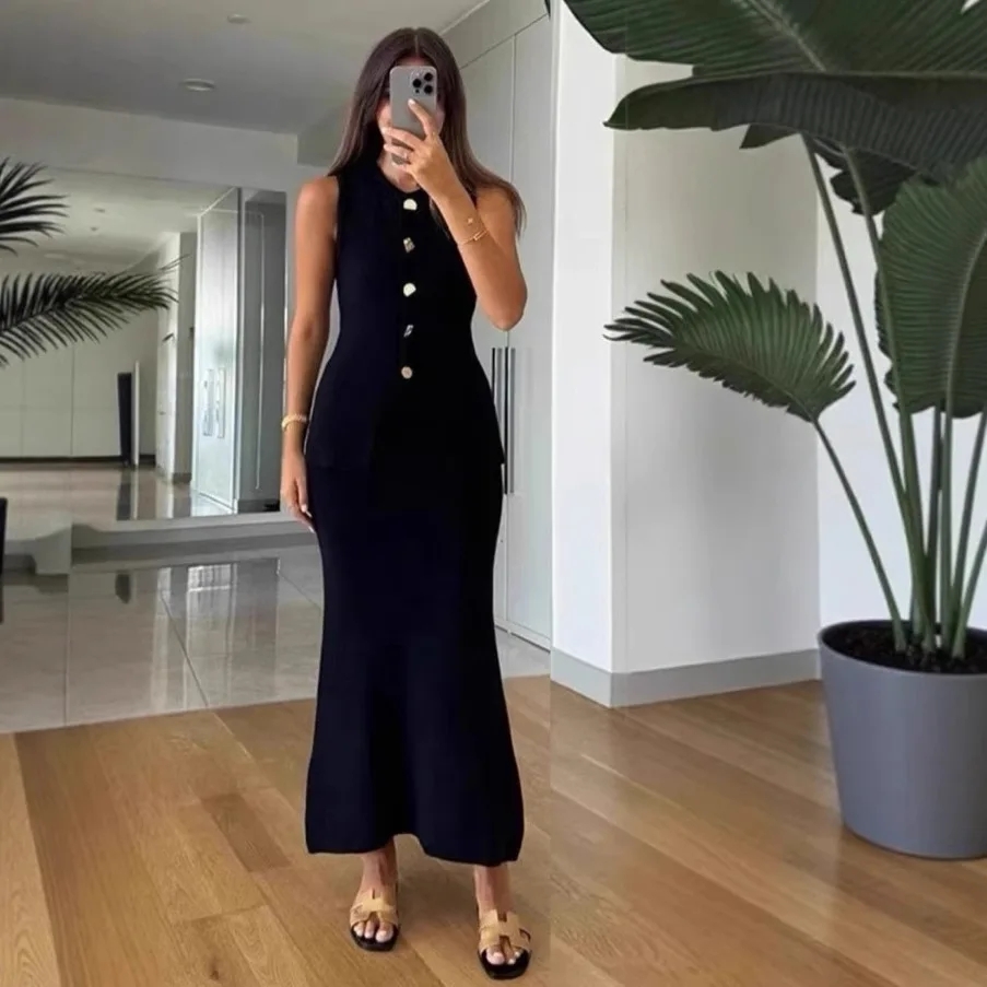 Women'S Formal Day Wear - طقم نسائي من قطعتين: بلوزة ضيقة