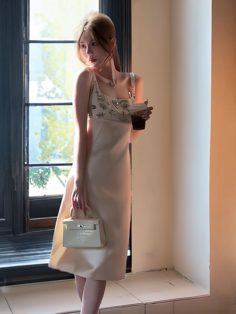 Women Formal Wear With Skirt - فستان سهرة أنيق من الساتان الثقيل